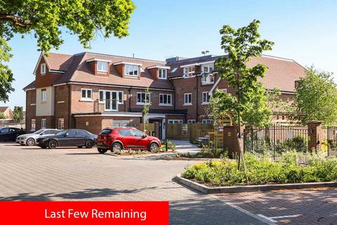 Walton Road, West Molesey, KT8 2 bed apartment for sale