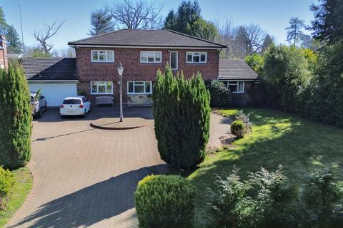 Mark Way, Godalming, Surrey, GU7 5 bed detached house for sale