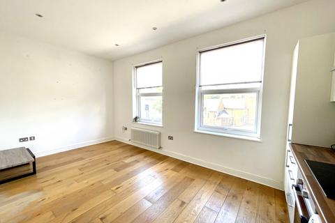 10A East Street, Epsom KT17 1 bed flat for sale
