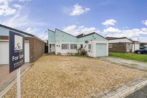 Conway Drive, Pagham 2 bed detached bungalow for sale