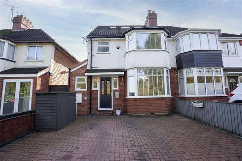 5 bedroom semi-detached house for sale