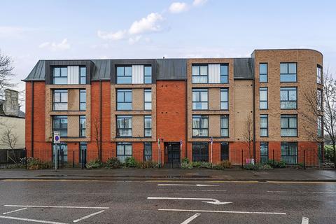 Cassio Road, Watford, Hertfordshire 2 bed apartment for sale