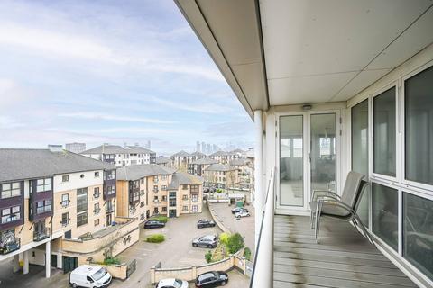 Eastern Quay Apartments, Royal Docks... 2 bed flat for sale