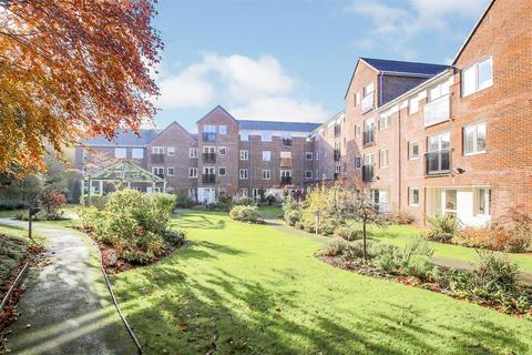 27 Dutton Court, Station Approach... 1 bed apartment for sale