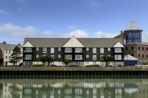 Surrey Street, Littlehampton BN17 2 bed apartment for sale