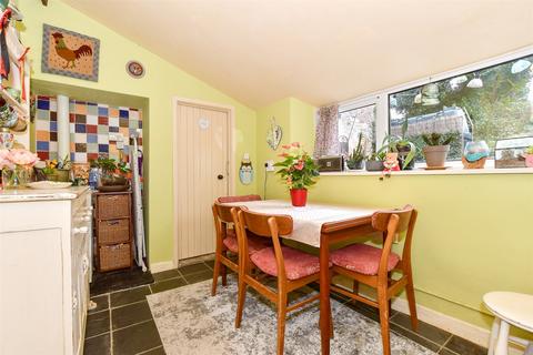 High Street, Whitwell, Isle of Wight 3 bed semi