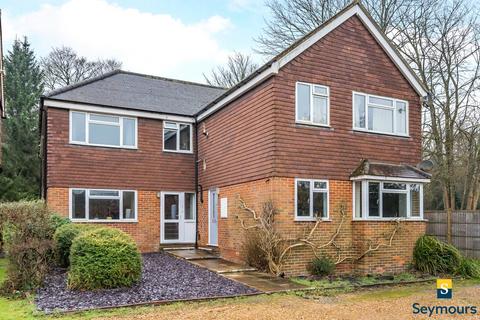 The Street, Guildford GU4 1 bed flat for sale