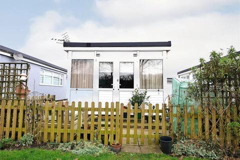 1 bedroom bungalow for sale
