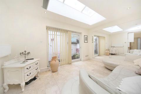London NW6 1 bed apartment for sale