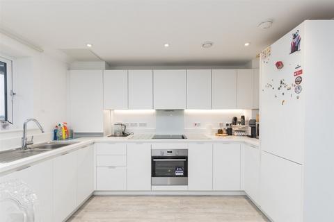 Springhead Road, Northfleet... 2 bed penthouse for sale