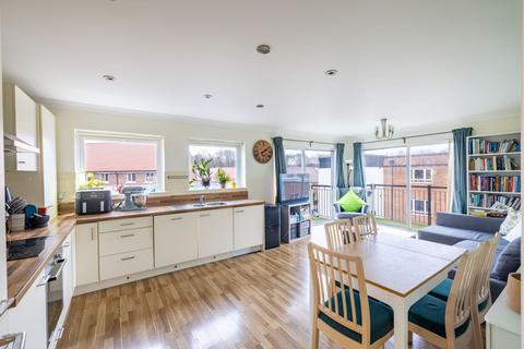 Thornton Side, Redhill, RH1 2 bed flat for sale