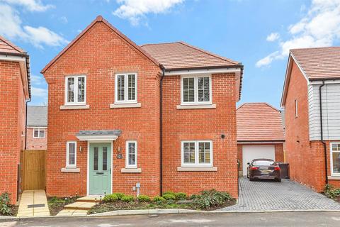 Farrenden Way, Chichester, West Sussex 3 bed detached house for sale