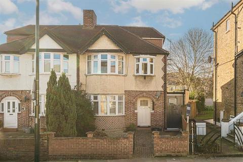 Stanley Road, Teddington TW11 2 bed flat for sale