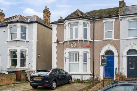 Hafton Road, London 2 bed apartment for sale