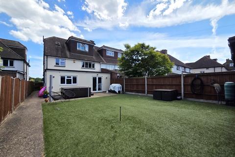 4 bedroom semi-detached house for sale
