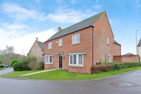 Waistrell Drive, Loughborough LE11 4 bed detached house for sale