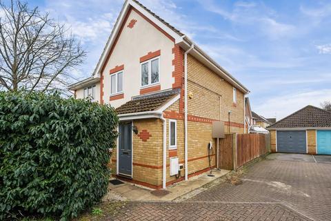 Fairbairn Walk, Knightwood Park... 3 bed semi