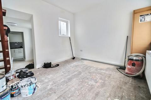 South Market Road, Great Yarmouth 2 bed terraced house for sale