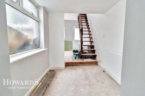 South Market Road, Great Yarmouth 2 bed terraced house for sale
