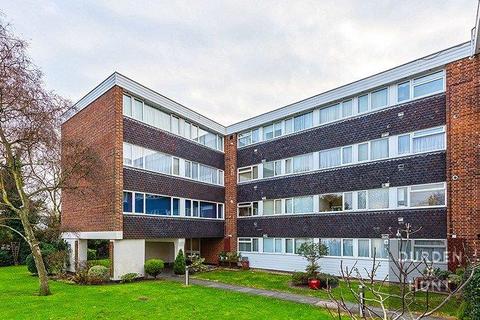 The Ridings, Chigwell, IG7 2 bed apartment for sale