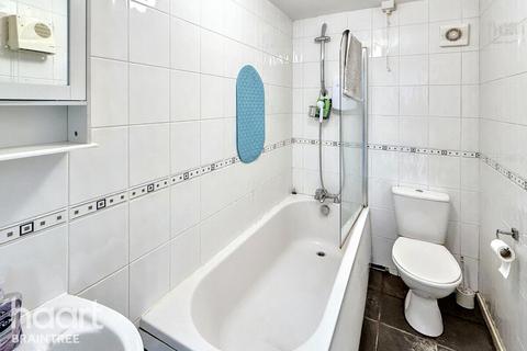 Mountbatten Road, Braintree 1 bed flat for sale