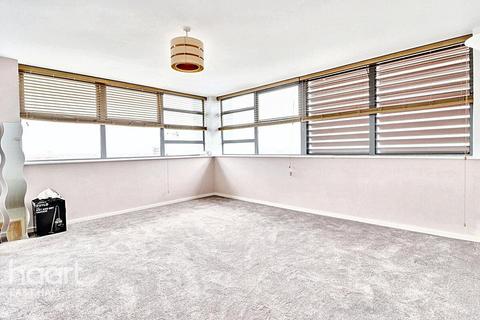 Romford Road, London 2 bed apartment for sale