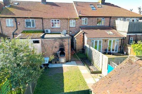 Crabtree Lane, Lancing BN15 2 bed apartment for sale