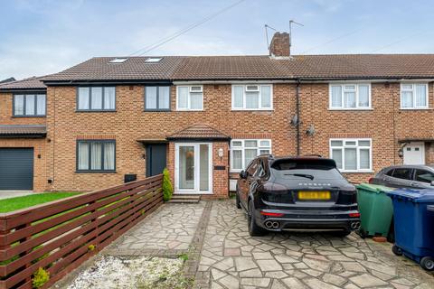 Moat Farm Road, Northolt, Middlesex 3 bed terraced house for sale