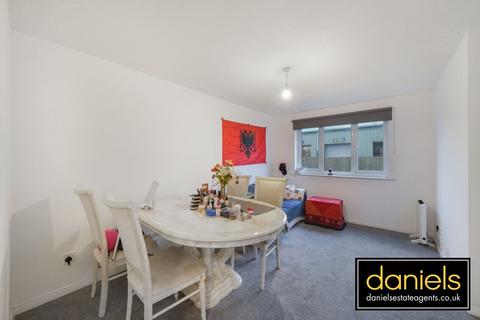 Trenmar Gardens, London, NW10 1 bed apartment for sale