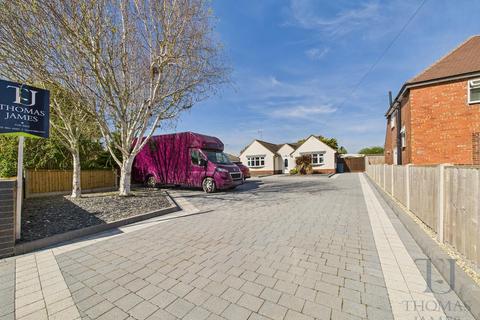 3 bedroom detached bungalow for sale