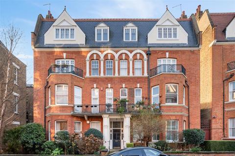 Antrim Road, London NW3 2 bed flat for sale