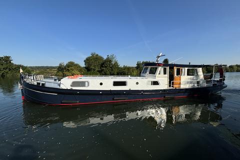 Temple Lane, Marlow SL7 2 bed houseboat for sale