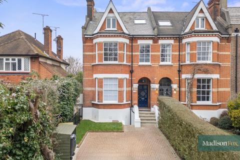 High Road, Woodford Green IG8 4 bed semi