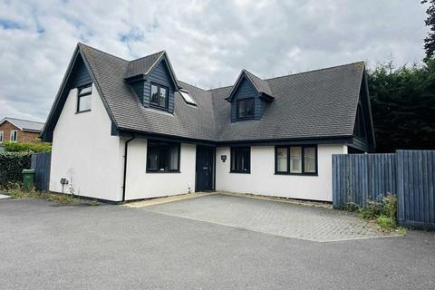 CHAPEL STREET, THATCHAM RG18 4 bed detached house for sale