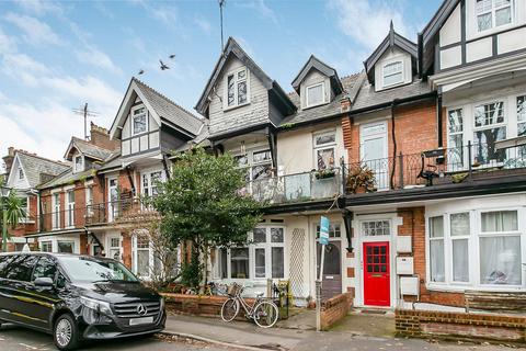 Churchill Road, Bournemouth 2 bed apartment for sale