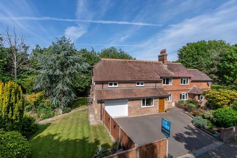 5 bedroom semi-detached house for sale