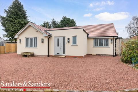 Mill Lane, Oversley Green, Alcester, B49 3 bed detached bungalow for sale