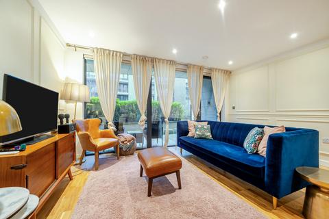 Hawthorne Crescent, London 3 bed apartment for sale