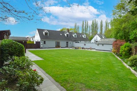 Upper Wick Lane, Rushwick, Worcester... 4 bed semi