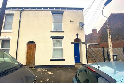 Folkestone Street, Hull 2 bed end of terrace house for sale