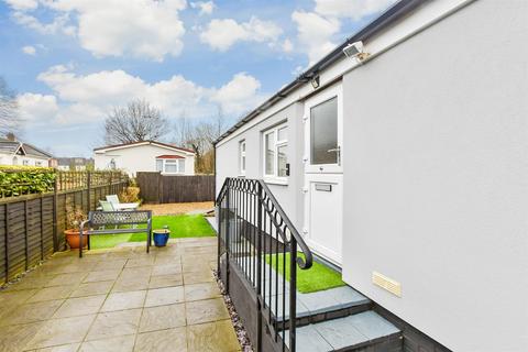Three Arch Road, Redhill, Surrey 2 bed park home for sale