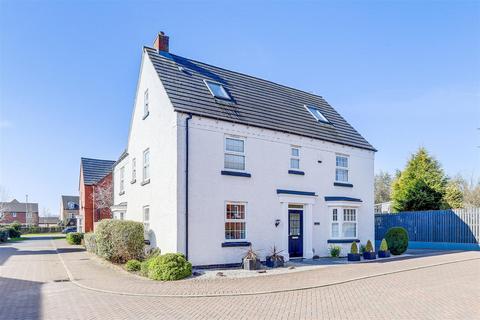 Osprey Grove, Hucknall NG15 6 bed detached house for sale