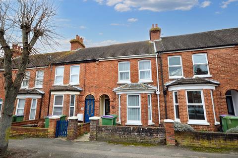 Royal Military Avenue, Folkestone CT20 2 bed terraced house for sale