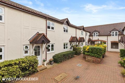 Crouchfield, Ware SG12 2 bed terraced house for sale