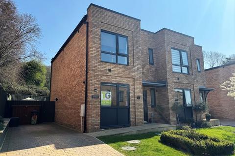 Beatrice Webb Lane, Standish, Stonehouse 3 bed semi
