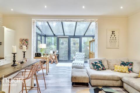 Sandgate Hill, Folkestone 3 bed maisonette for sale