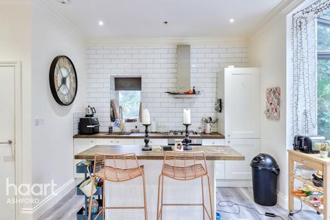 Sandgate Hill, Folkestone 3 bed maisonette for sale