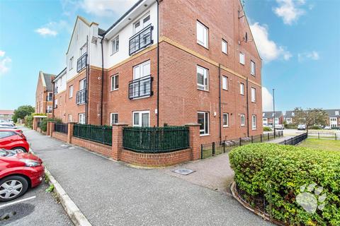 Campbell Court, Laindon SS15 2 bed flat for sale