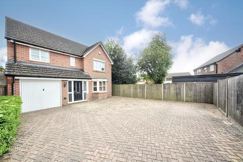 Lambert Close, Luton, Bedfordshire, LU2 4 bed detached house for sale