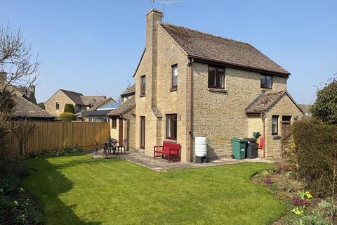 The Spinney, Lechlade... 3 bed detached house for sale